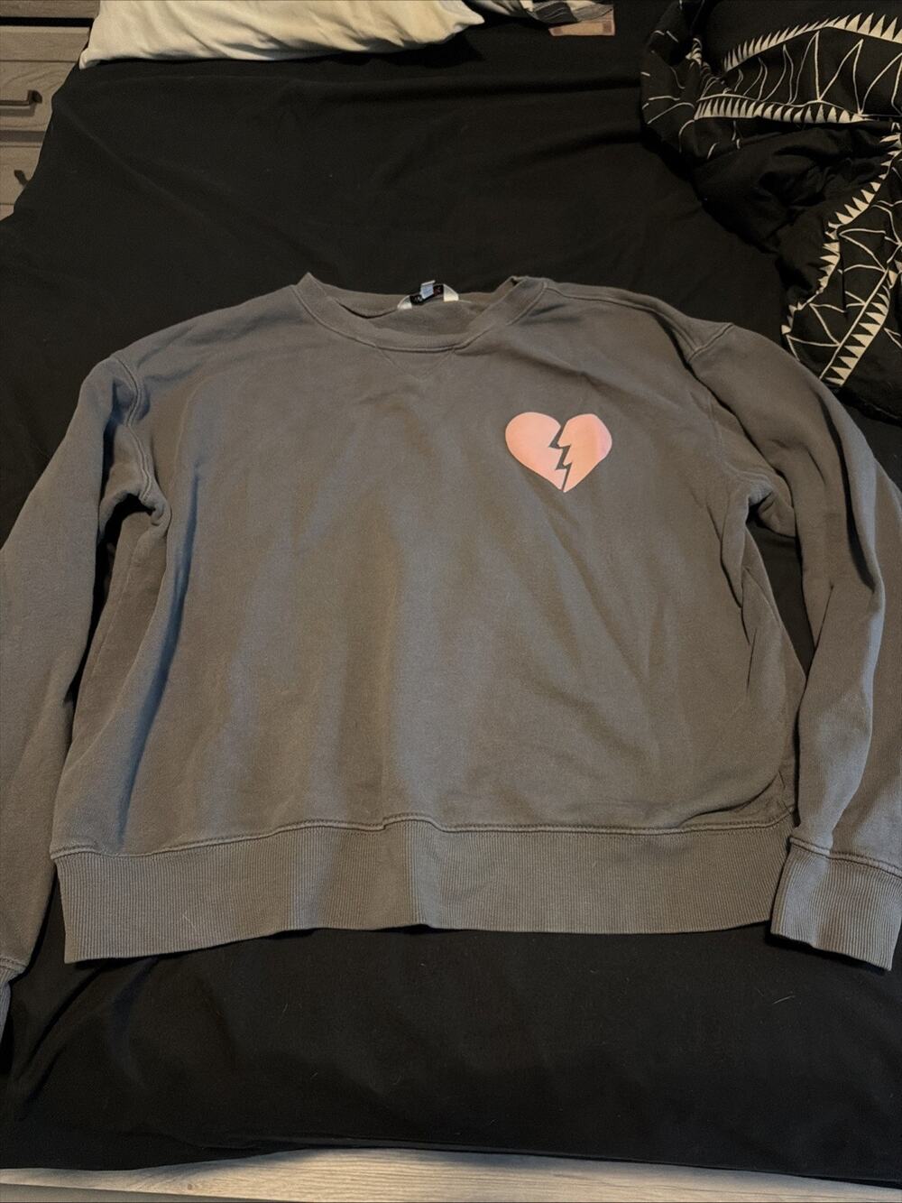 Wildfox I Wish It Was Saturday Broken Heart Sweatshirt Gray Pink WF005839 Medium